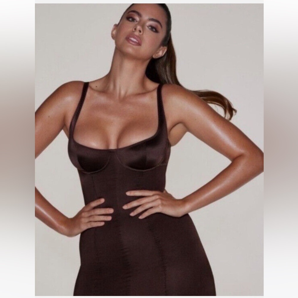 NWT SKIMS Stretch Satin Corset Slip Dress color onyx size M.